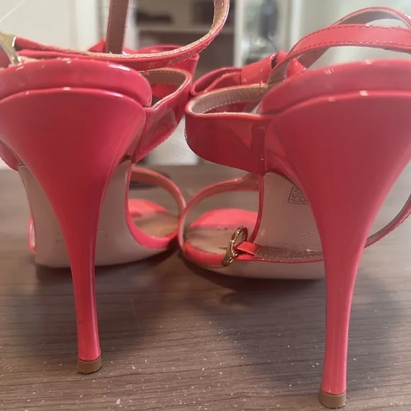 Valentino Red Patent Leather Elegant Bow sandals Size 39 - Picture 4 of 5